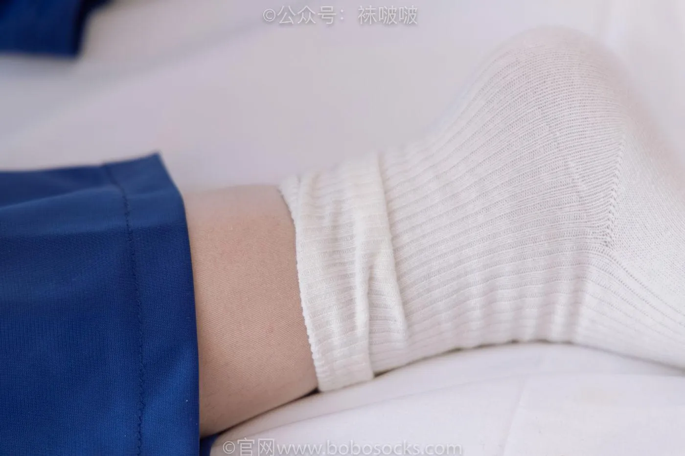 [BoBoSocks袜啵啵]NO.042 砂糖-校服、板鞋、白棉袜、油亮白丝 [139P]插图7